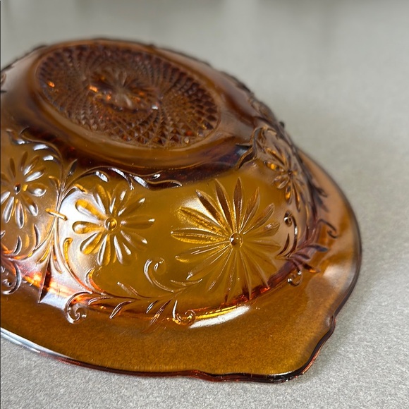 Amber Glass Serving Bowl - Picture 7 of 13